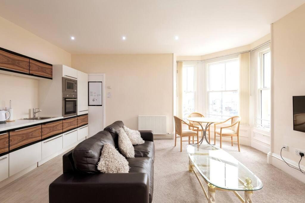 CASTLEBANK HOUSE FLATS, DINGWALL view 4