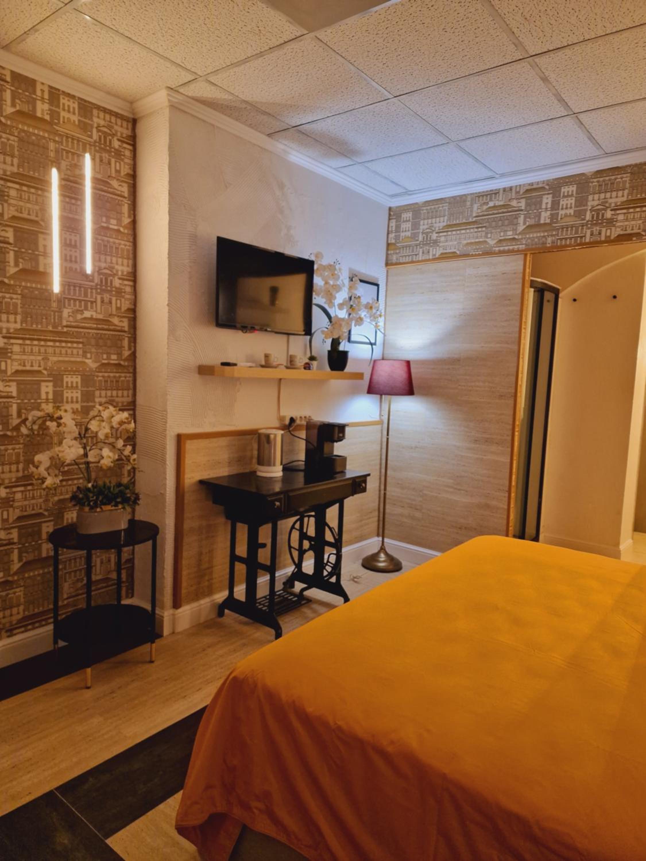 hotel room