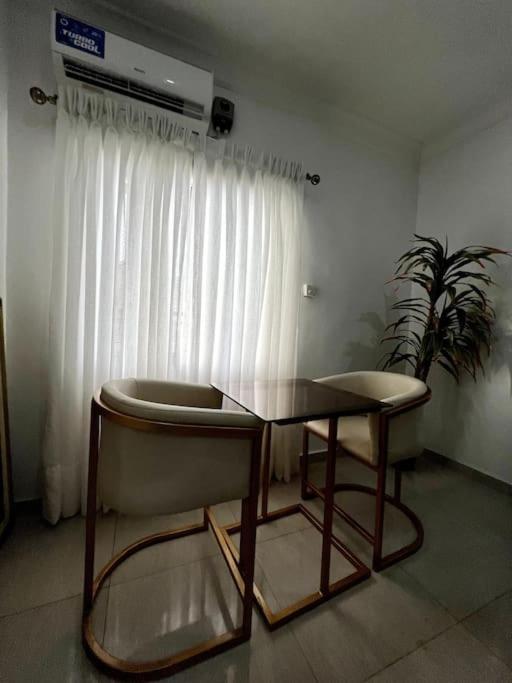 Light, modern apartment in Ikoyi