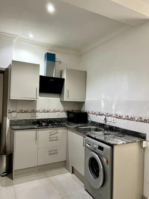 Light, modern apartment in Ikoyi