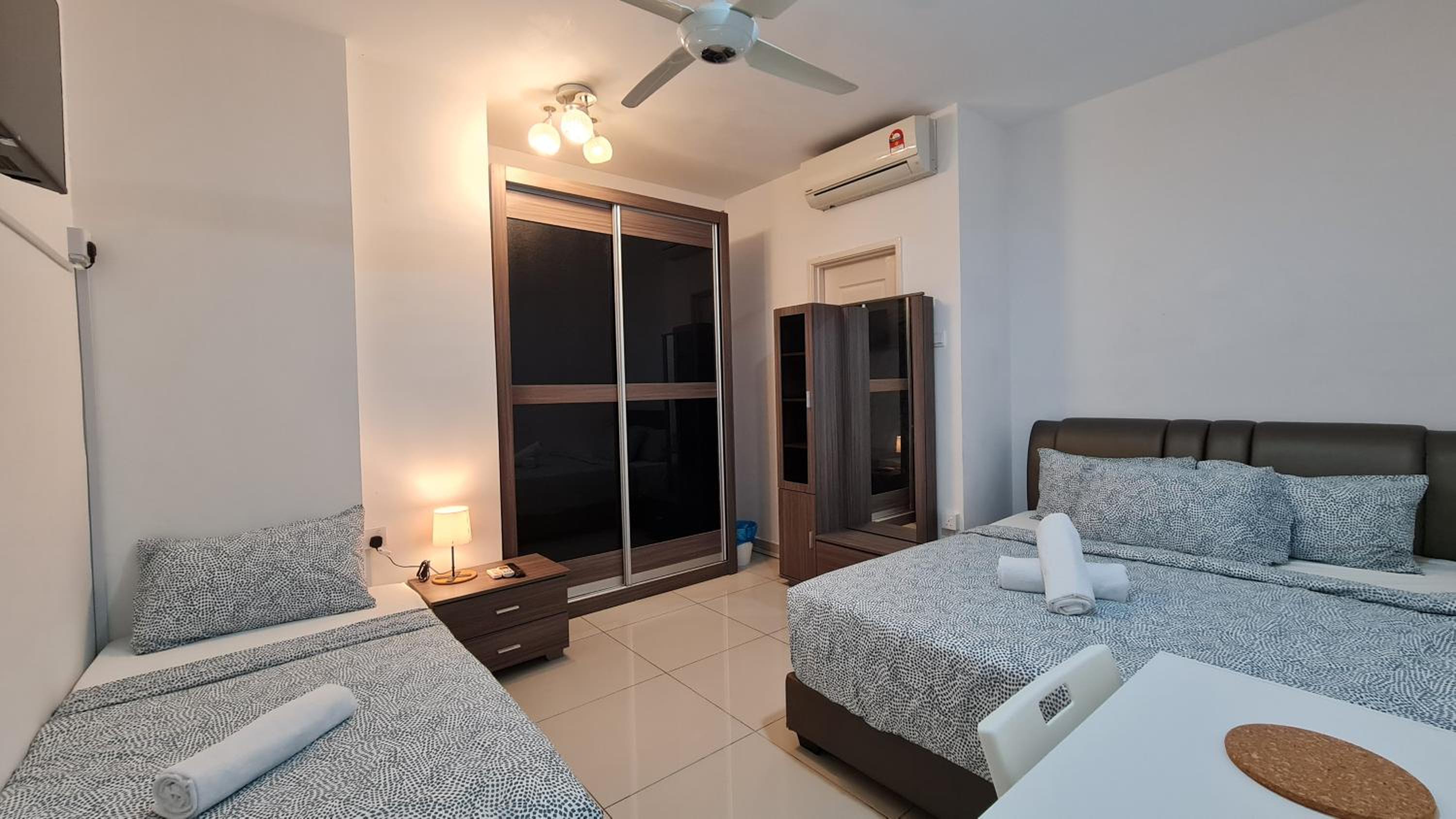 Rooms at Mansion One, Shared Apartment Only photo 3