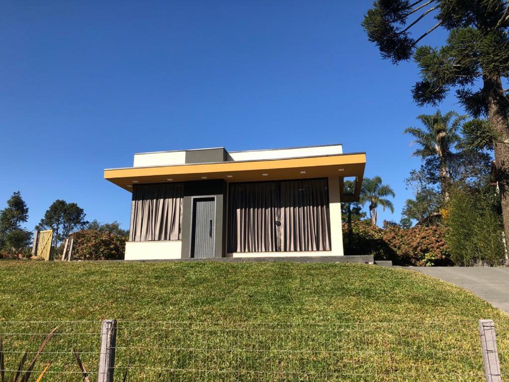 Super TinyHouse ao Lado da Igreja Matriz
