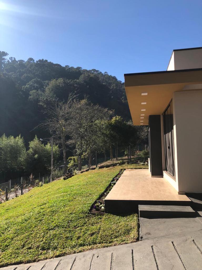 Super TinyHouse ao Lado da Igreja Matriz