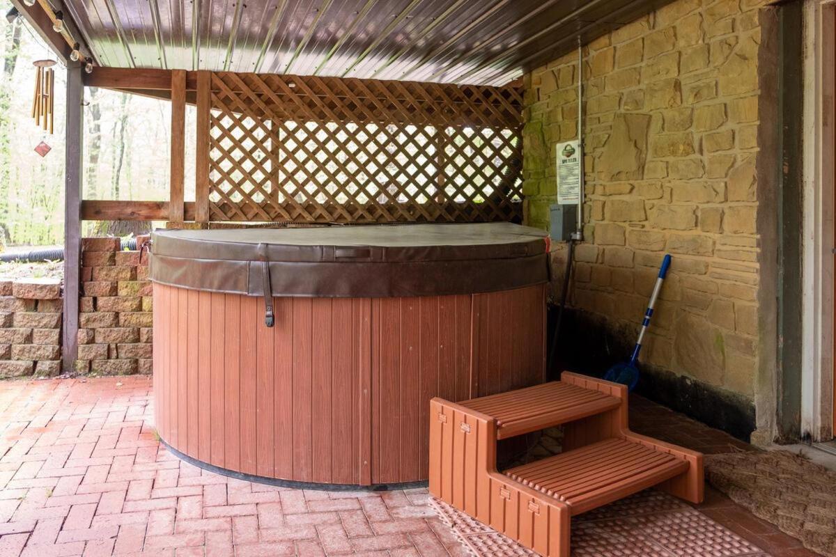 Bloomington Vacations - The Ridge - Property Image 3