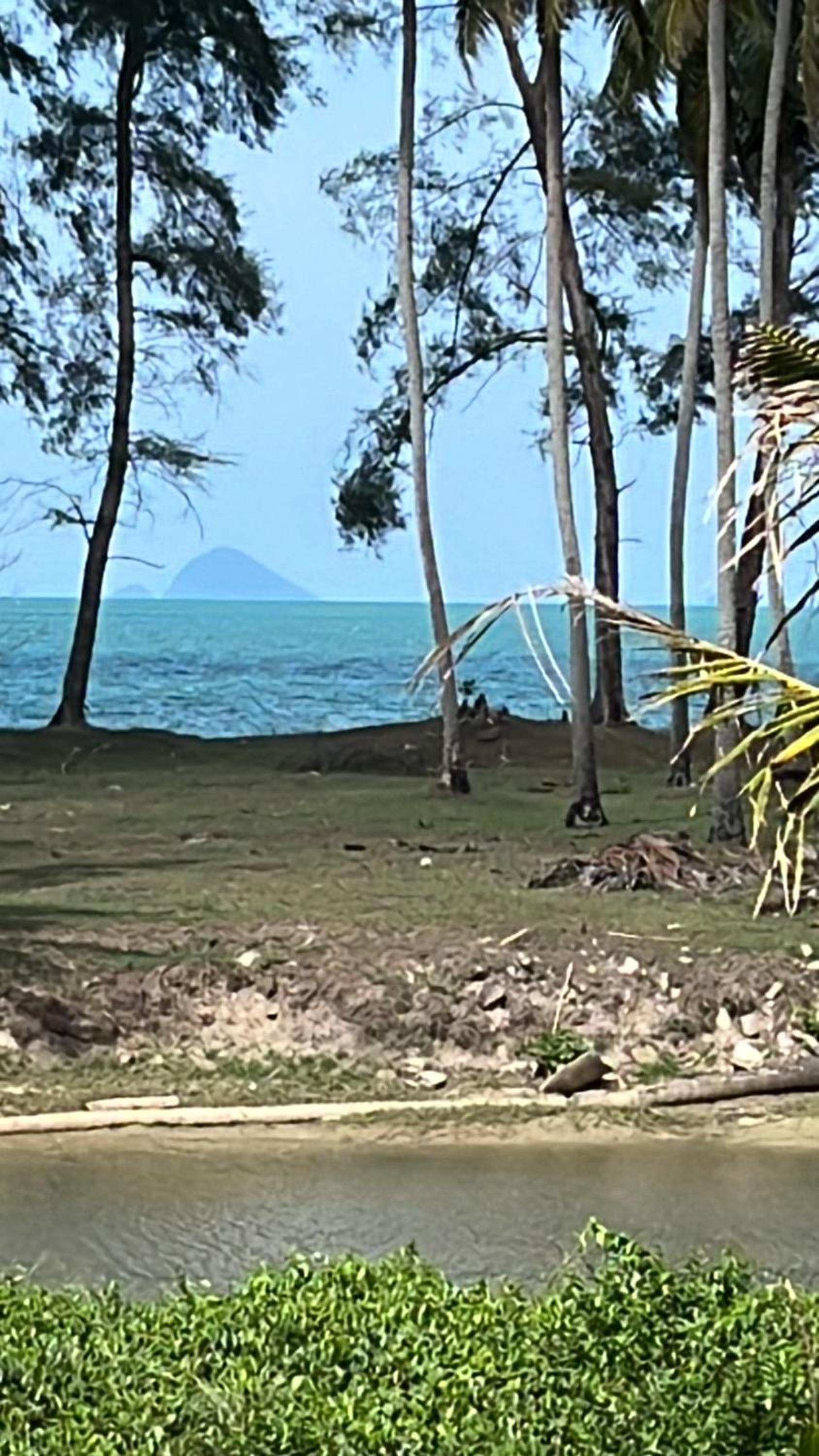 Arryantz by the beach photo 2
