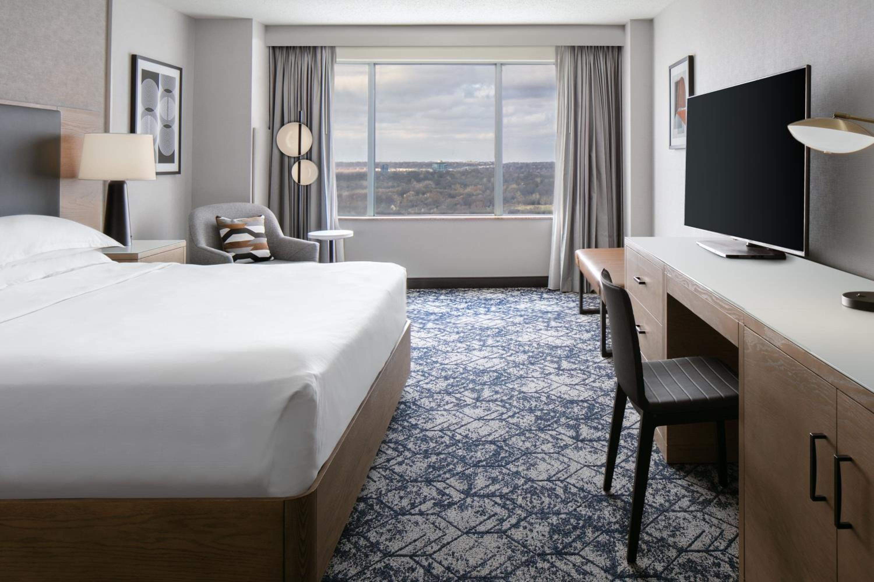 Sheraton Overland Park Hotel at the Convention Center - Property Image 12