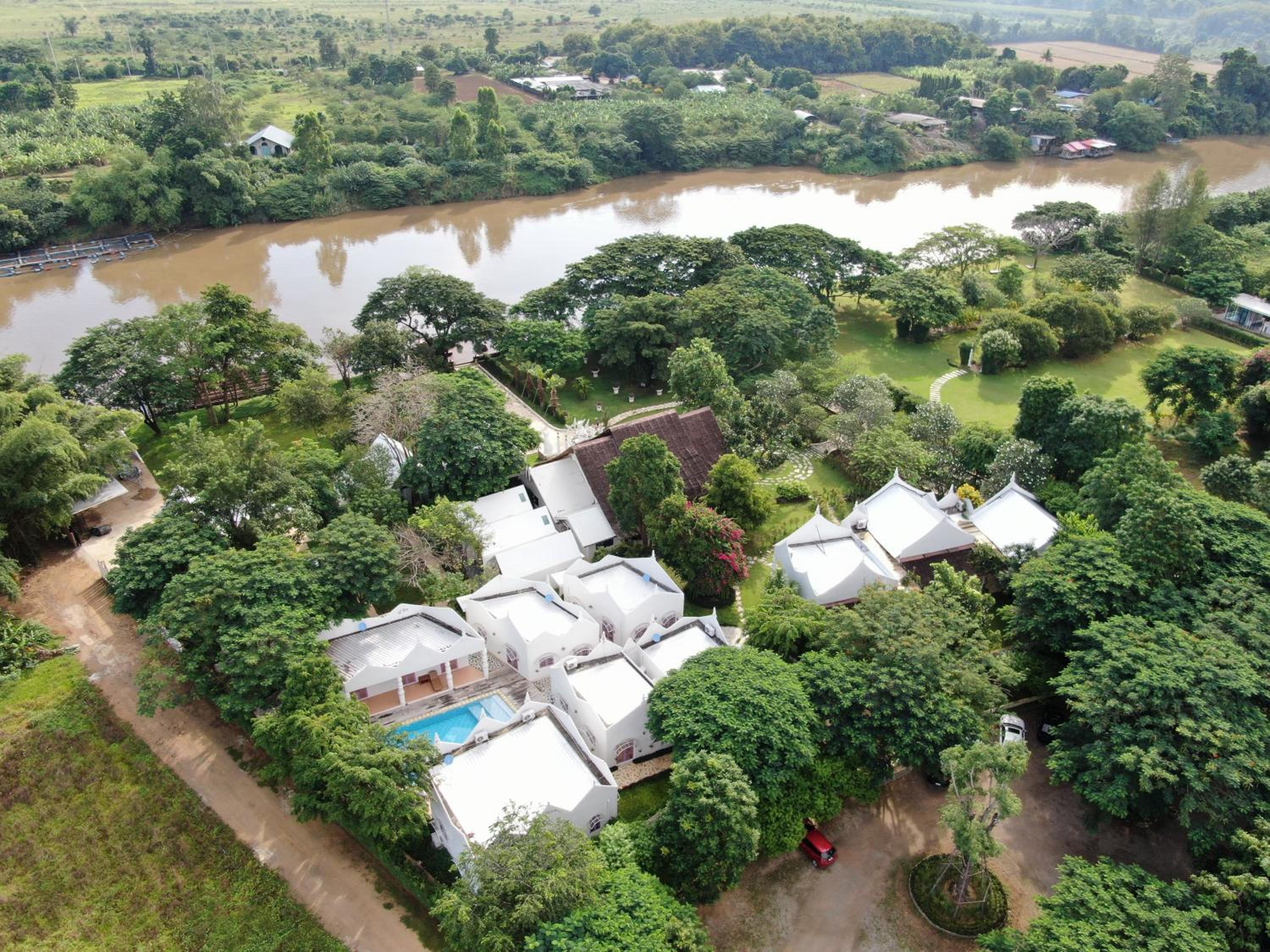 River Kwai Kiri Resort