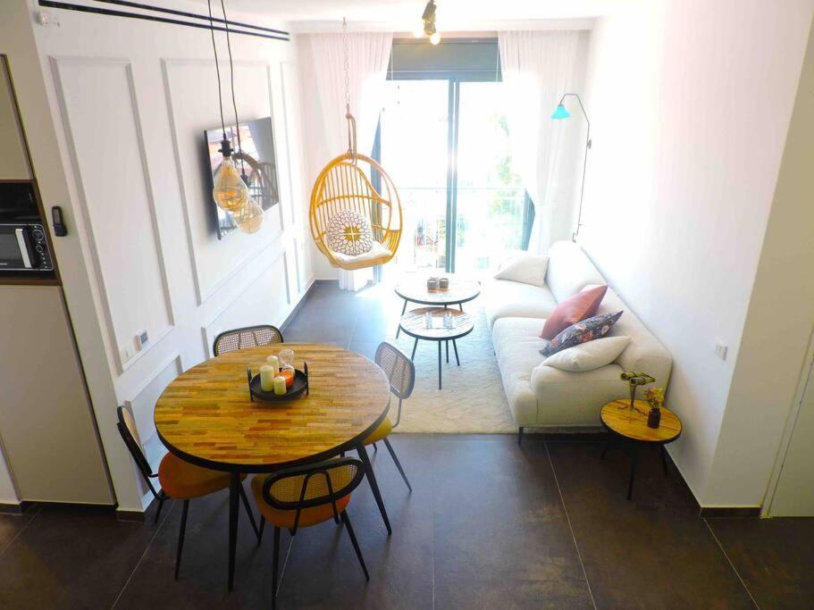 JLM market suite view 3