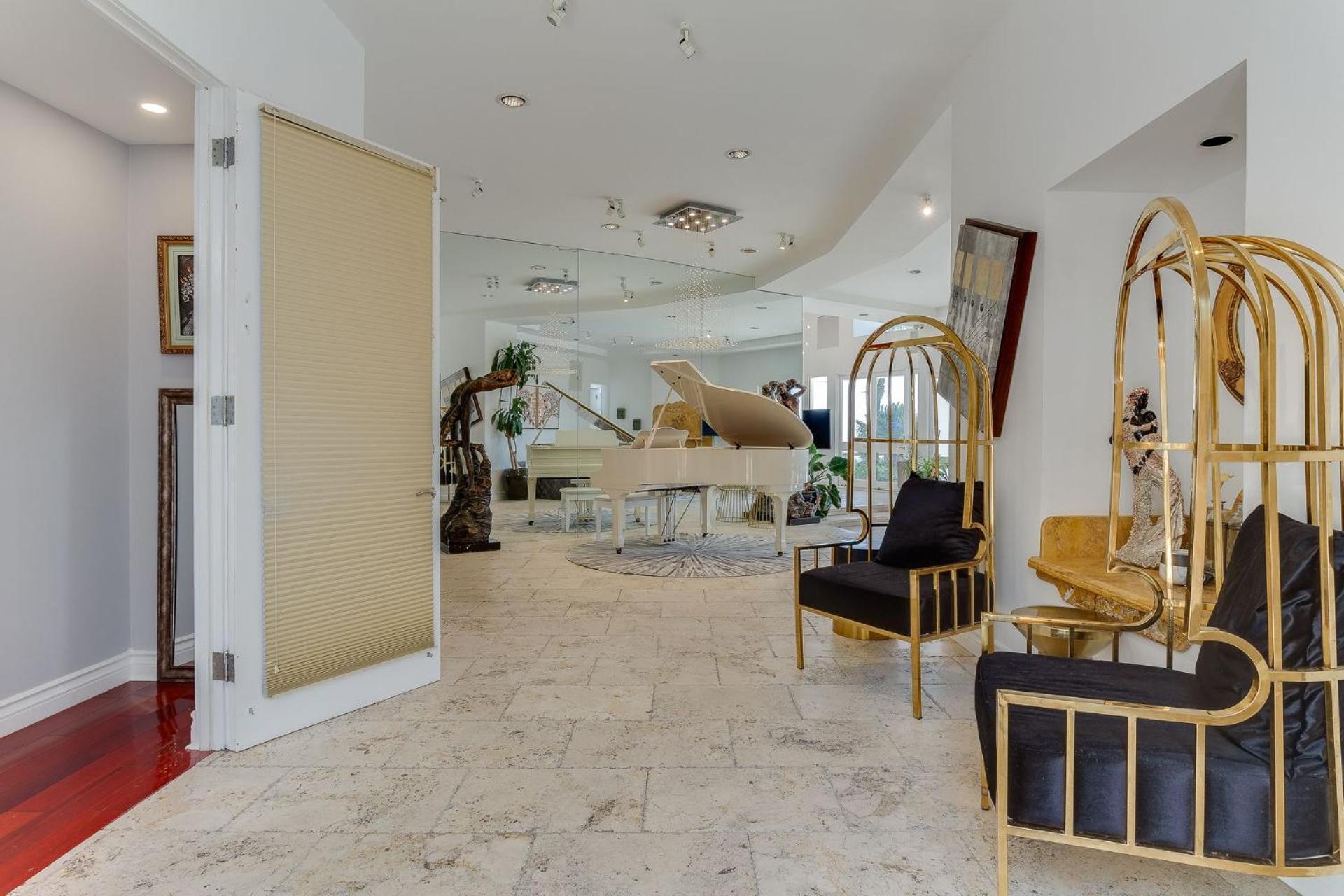 Beverly Hills City View Mansion
