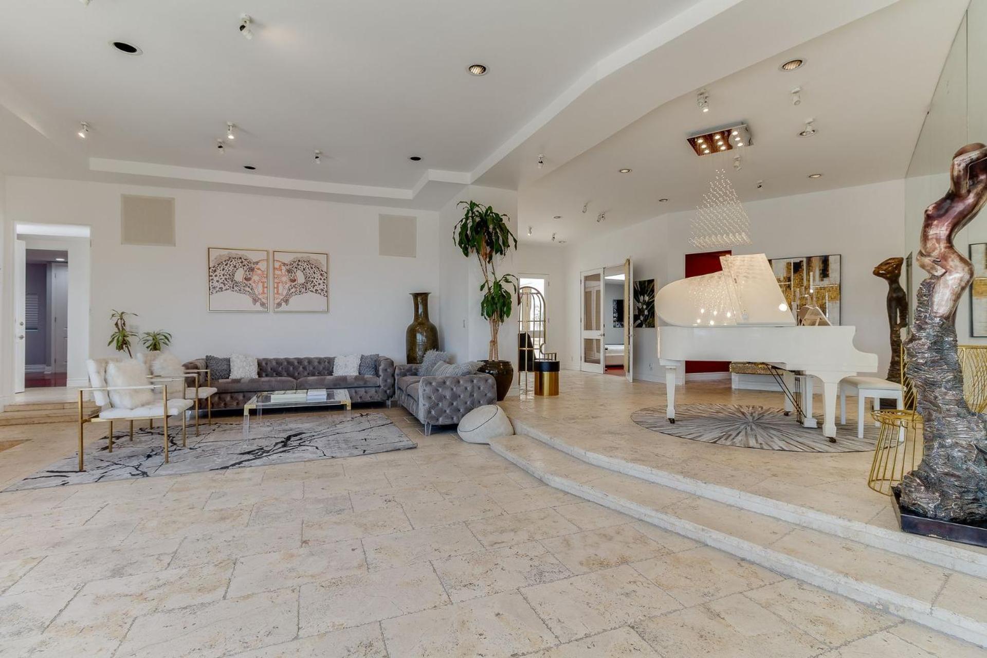 Beverly Hills City View Mansion