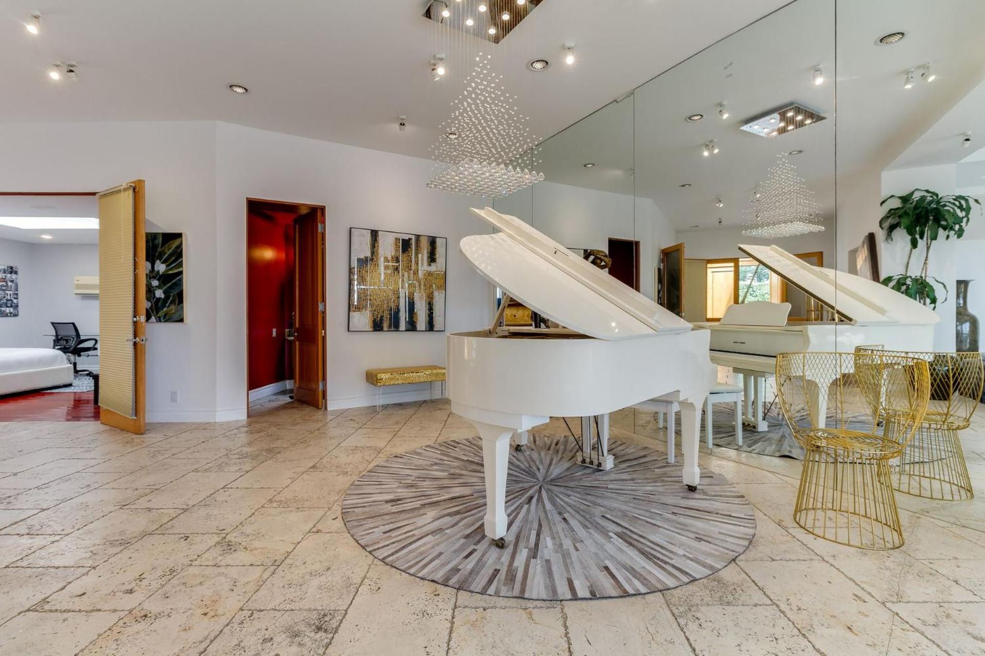 Beverly Hills City View Mansion