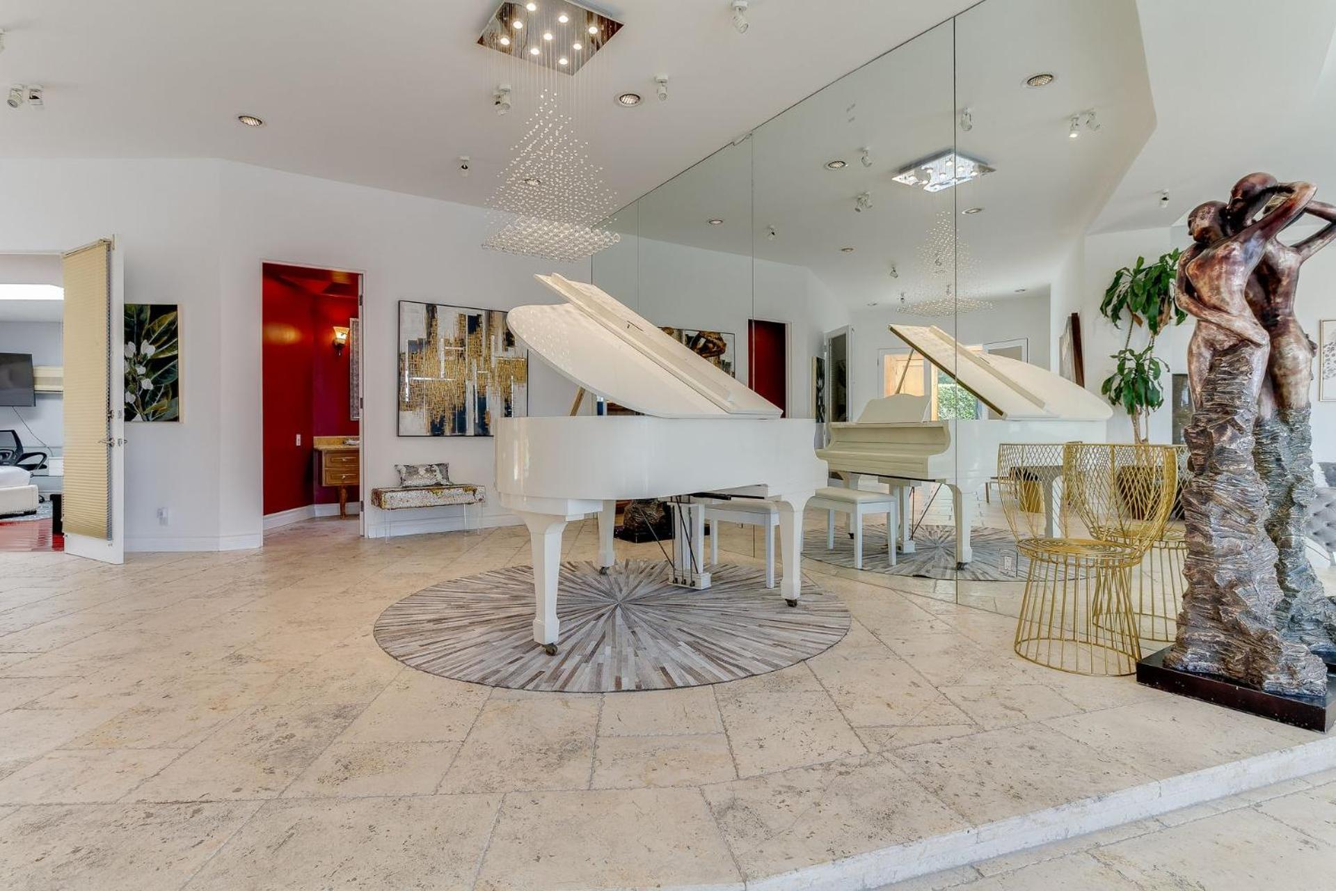 Beverly Hills City View Mansion