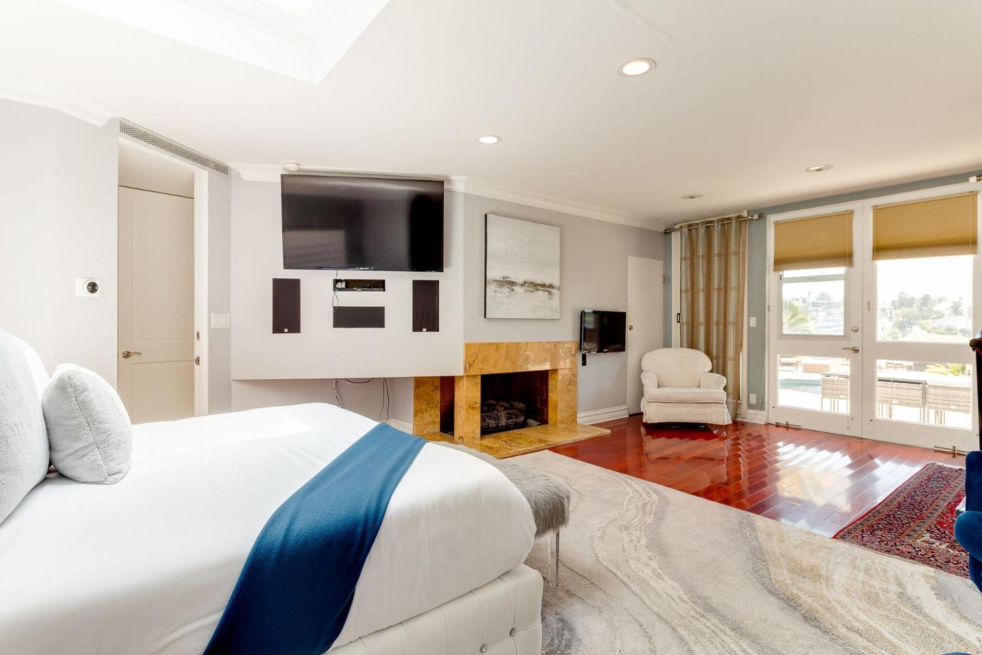 Beverly Hills City View Mansion