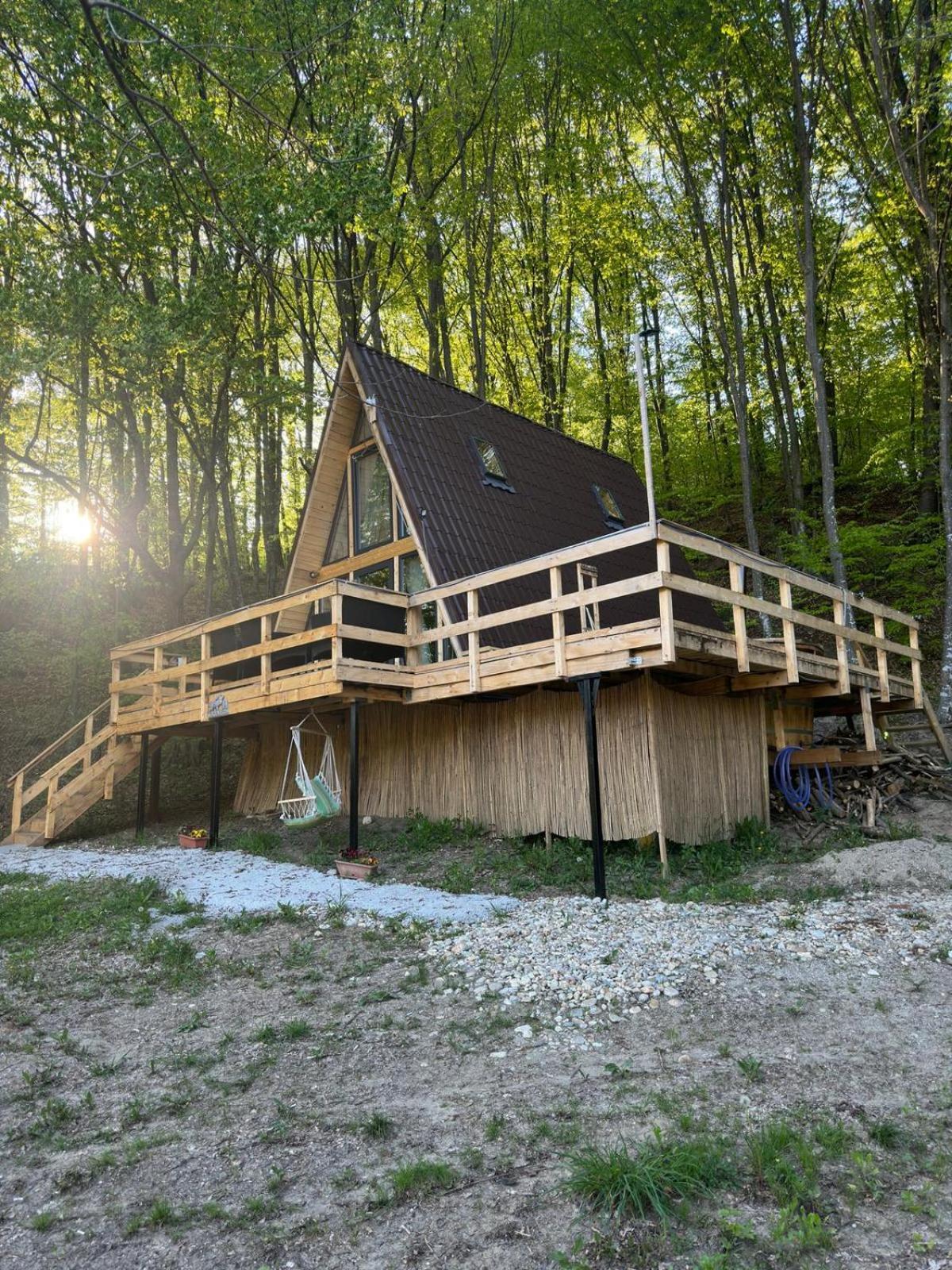 CabanaAframe intreaga proprietate