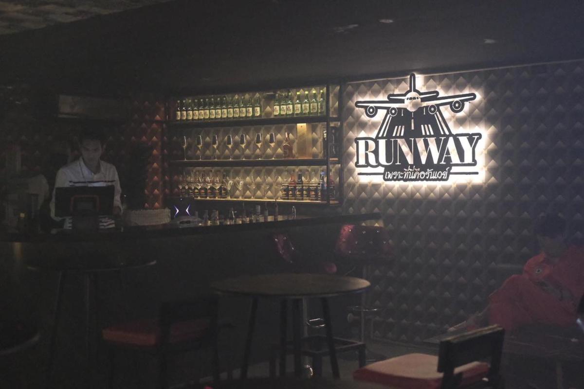 bar