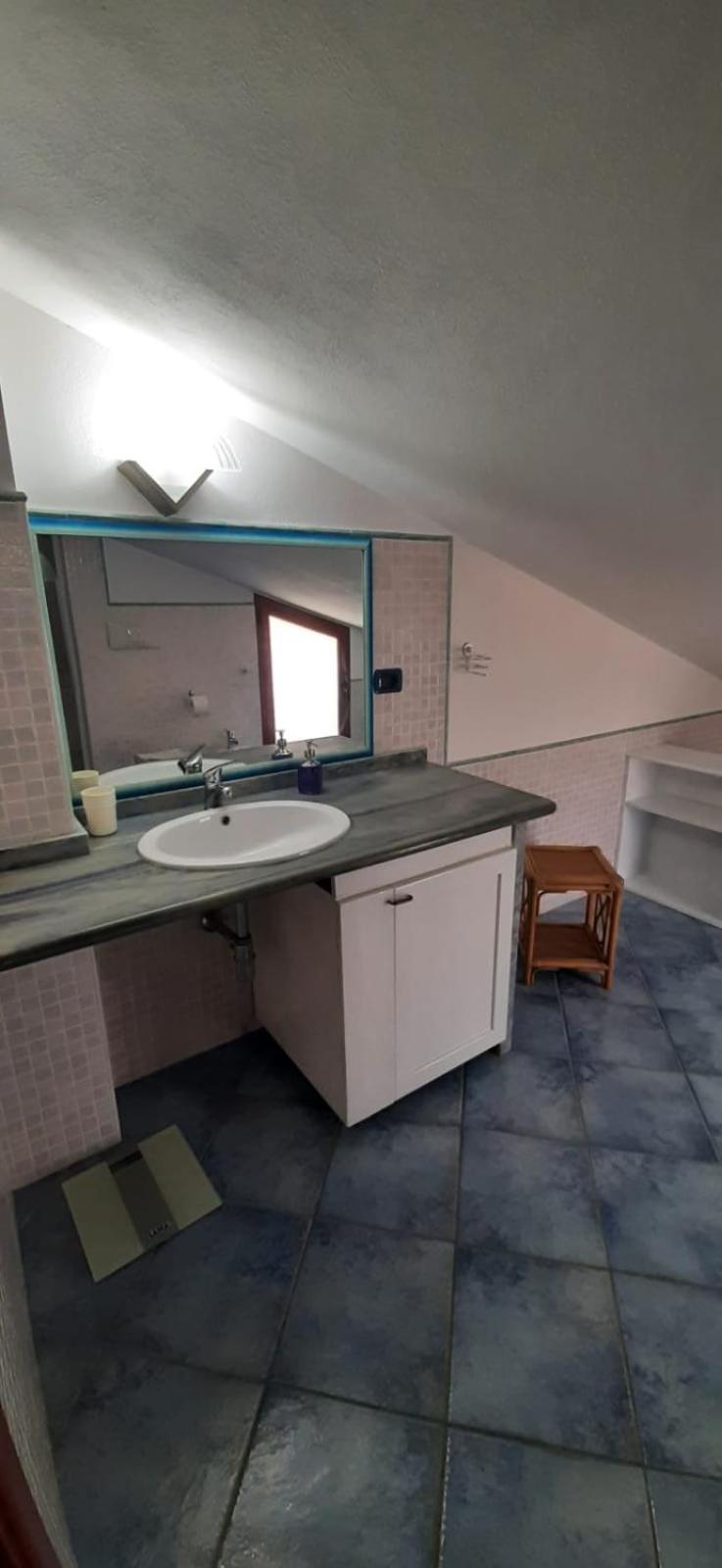 Artistika Golden Apartment