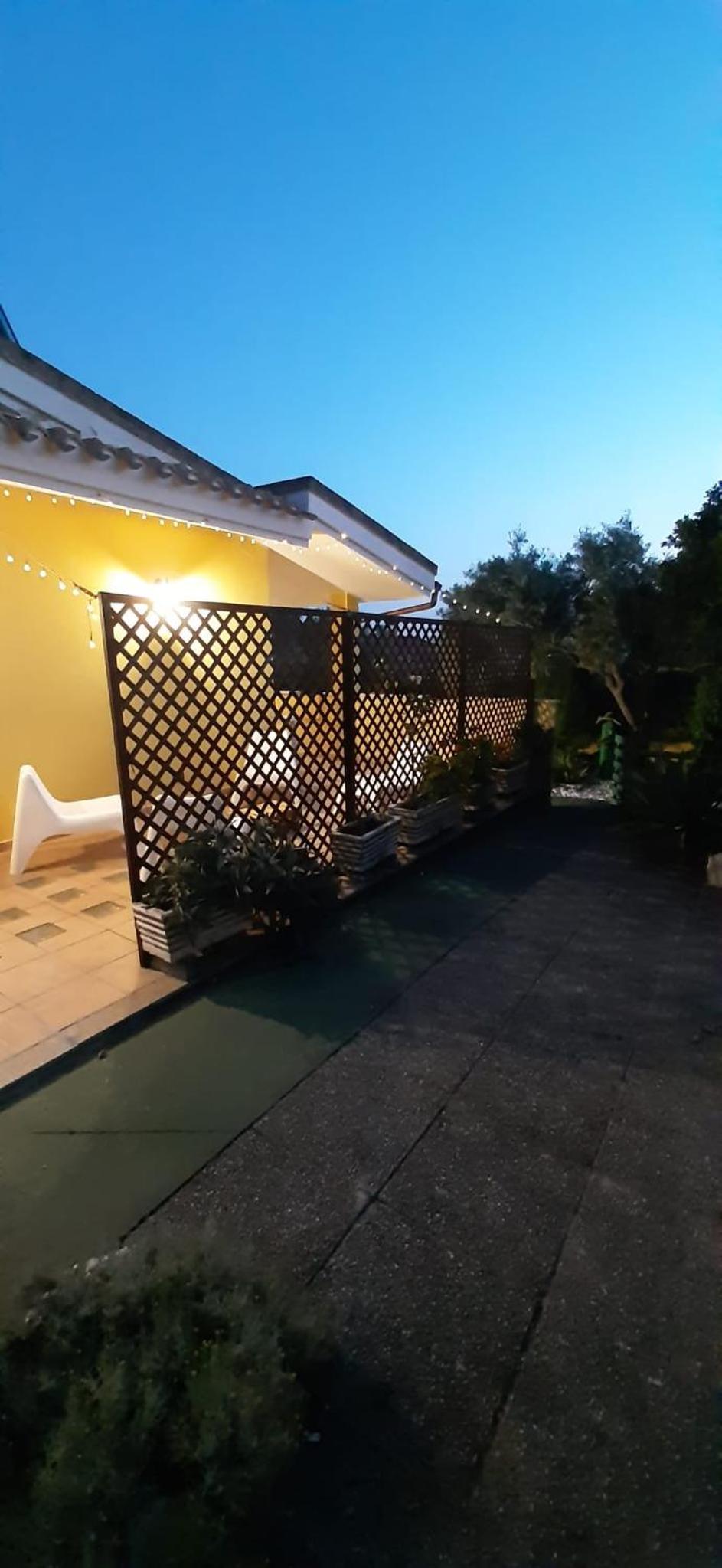 Artistika Golden Apartment