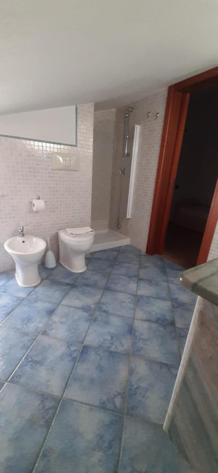 Artistika Golden Apartment
