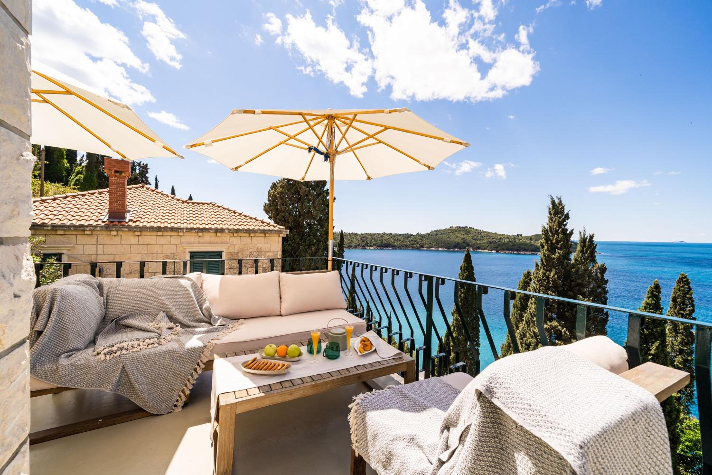 Beach House Sveti Jakov 2