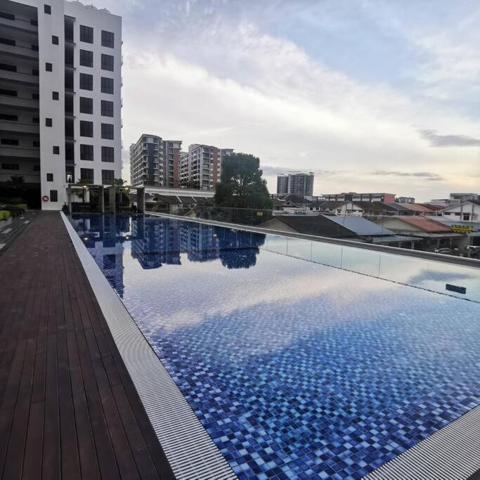Elegant Armadale Homestay With Pool at Galacity photo 4