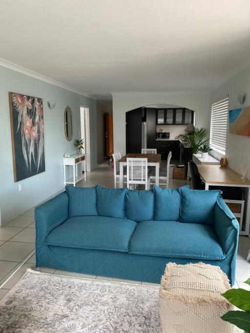 Callie Beach Escape - Beachside View, Family Friendly, Walk Everywhere