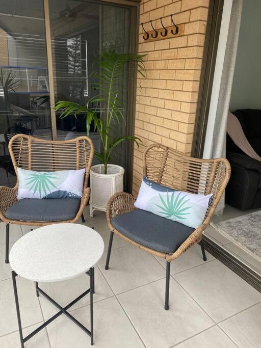 Callie Beach Escape - Beachside View, Family Friendly, Walk Everywhere