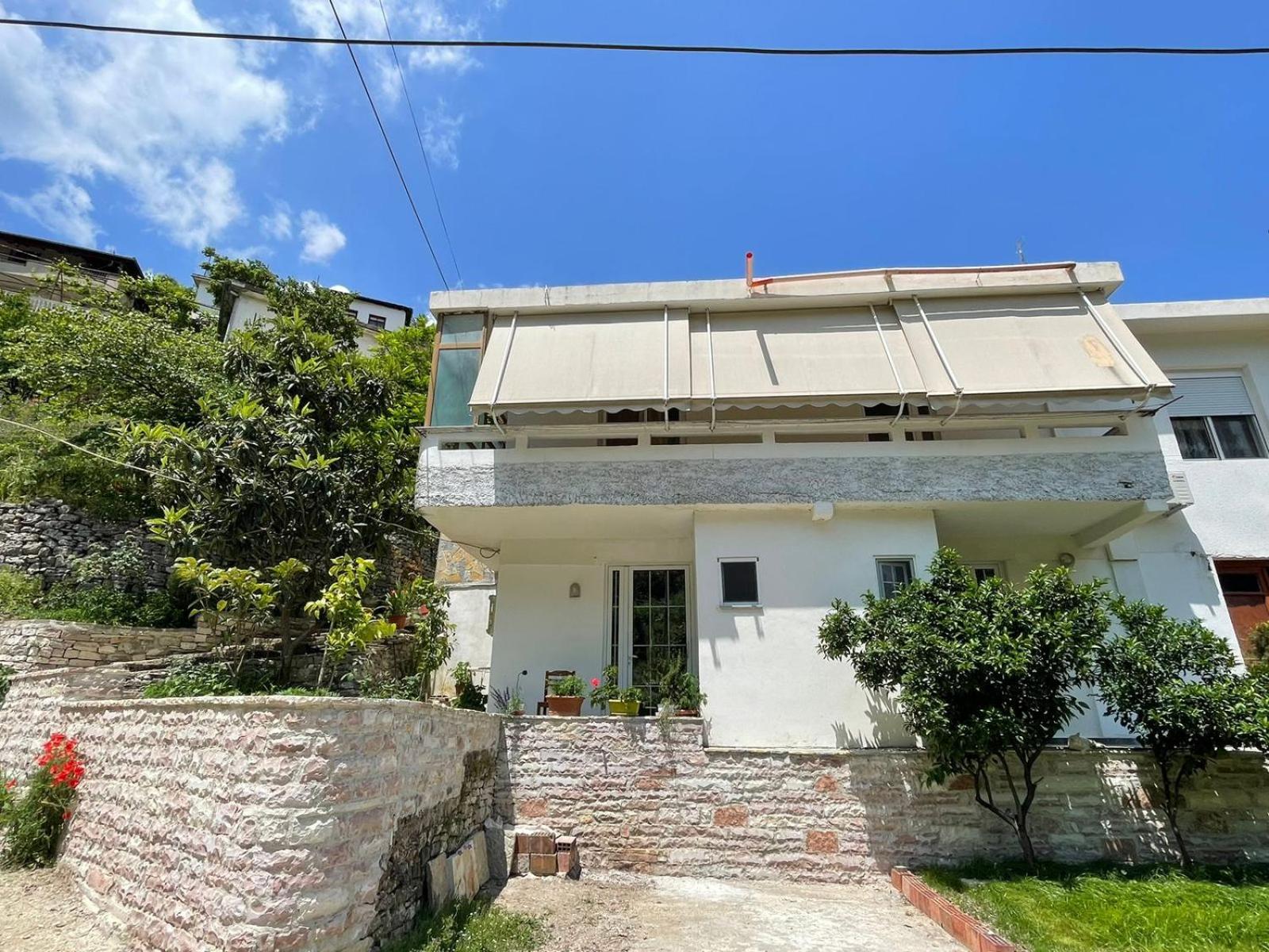 Latifi Guesthouse