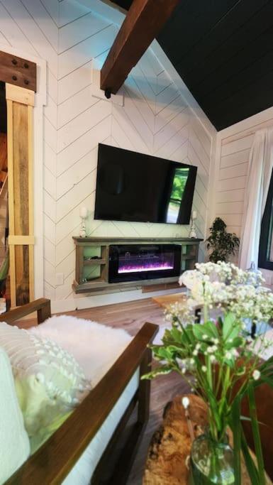 Rustica Retreats Cottage view 4