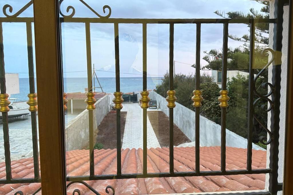 Villa sul mare! Casa fronte mare view 2
