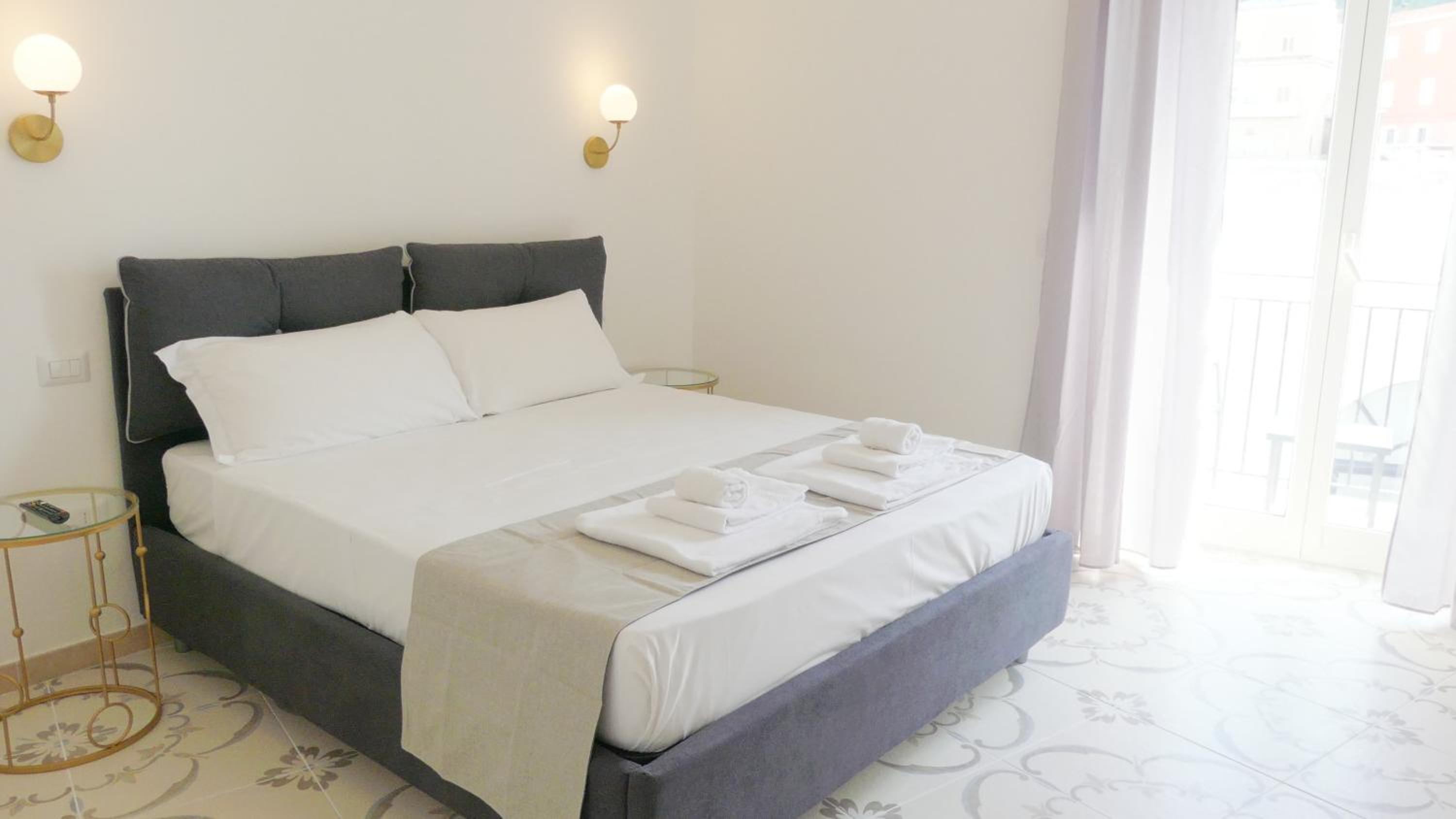 Naro Suites and Rooms view 5