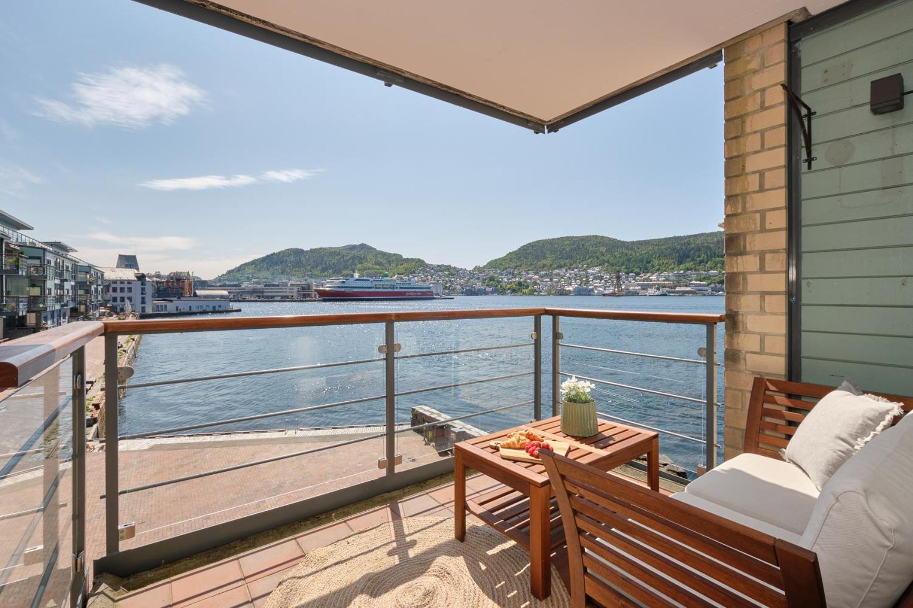 Sea-Kissed Elegance: Your Bergen City Retreat