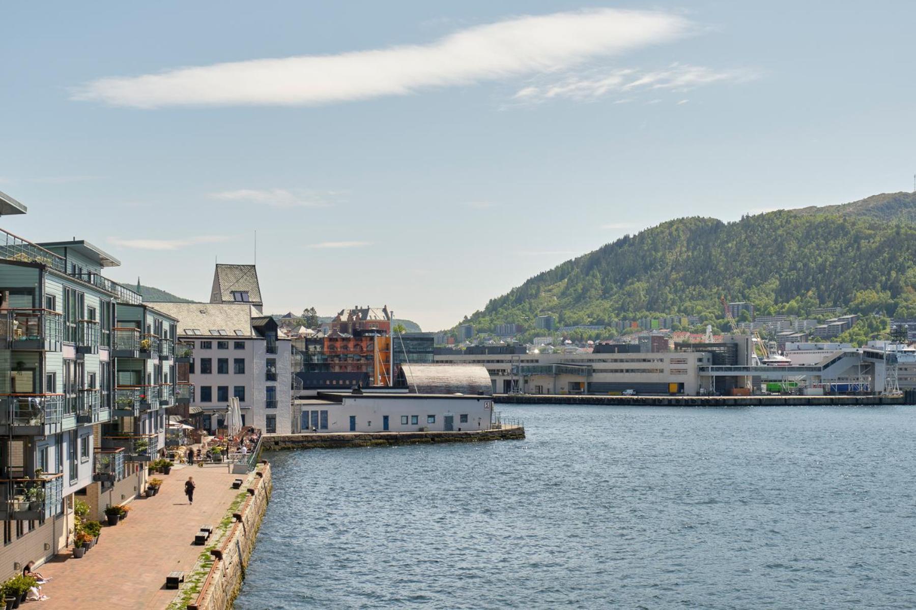 Sea-Kissed Elegance: Your Bergen City Retreat