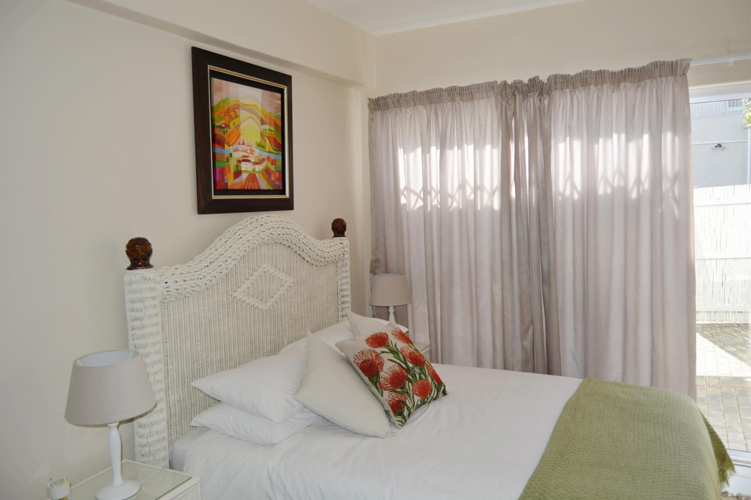 Sea la vie Self Catering Studio Apartment view 5