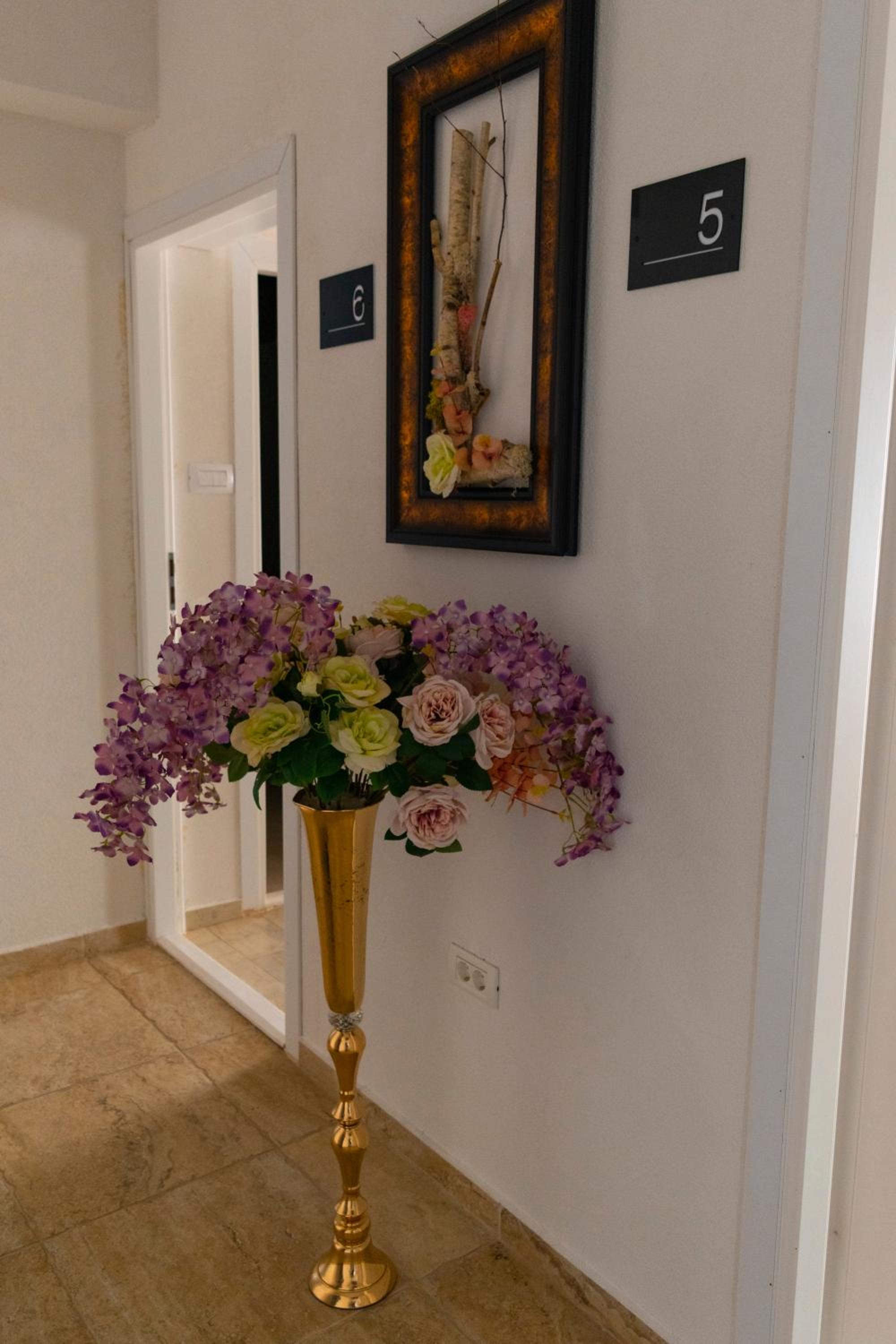 Boutique 23 view 4