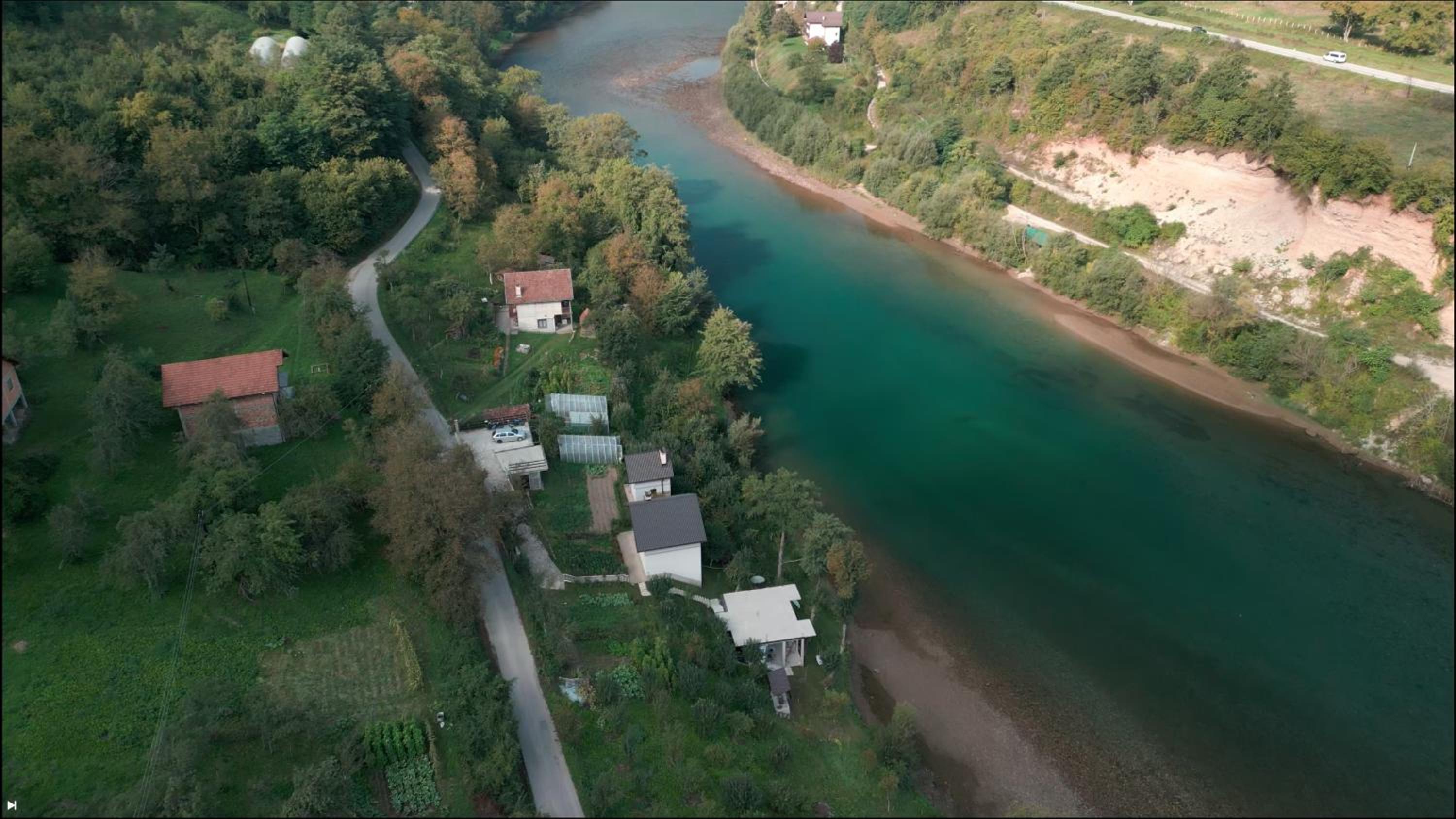 Vikendica pored Drine Foča