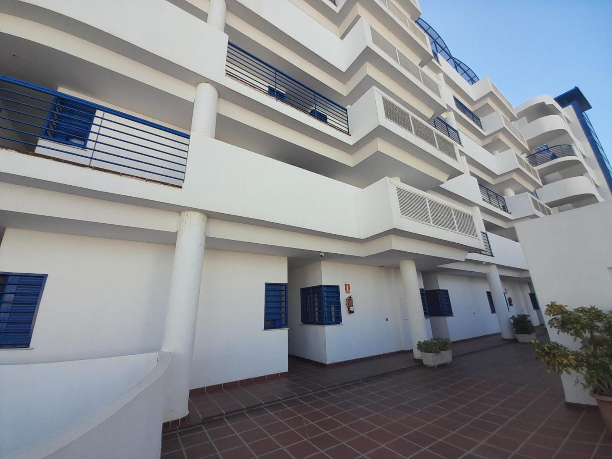 Apto. Gran Terraza Playa a 200mts. Ideal familias view 2