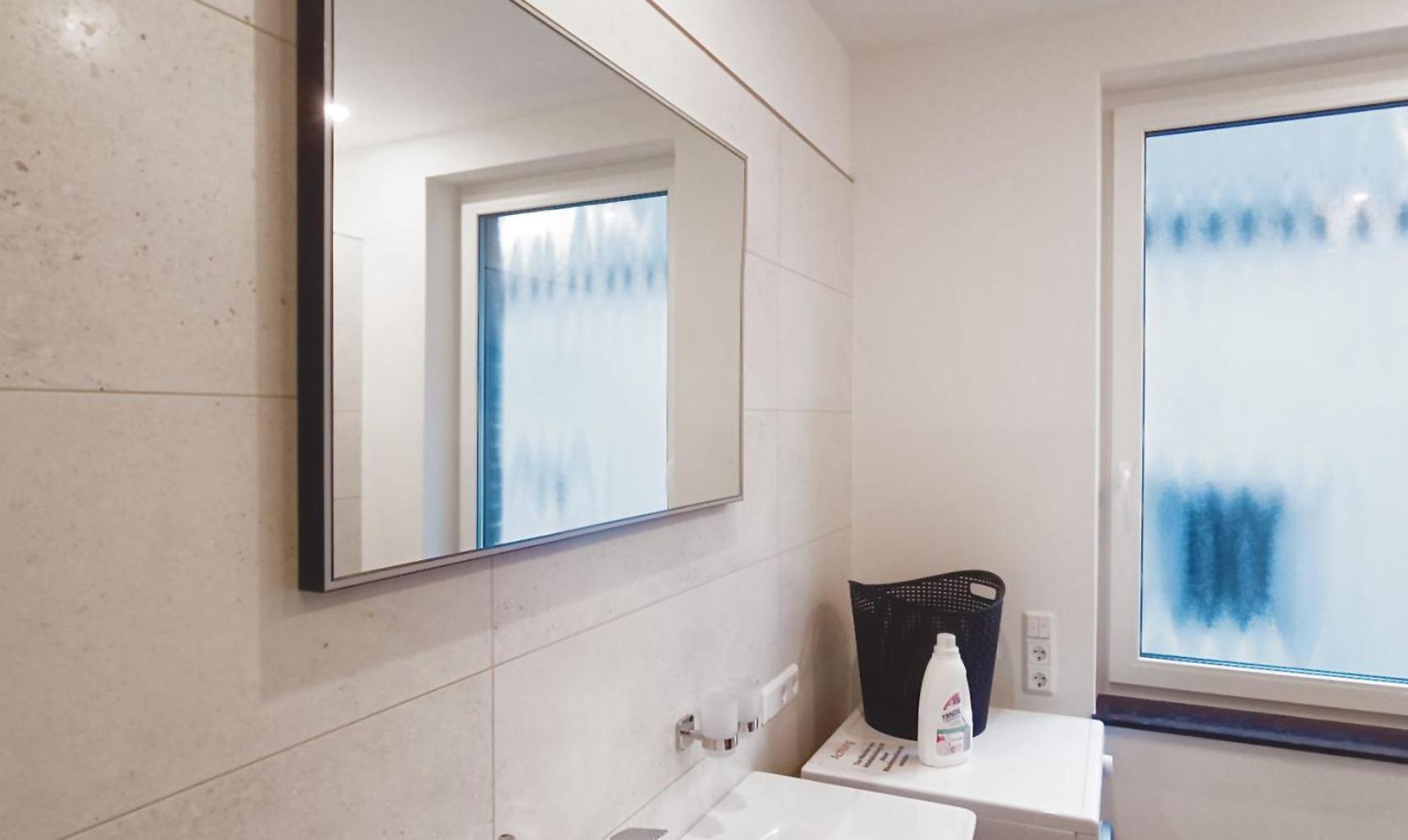 Moderne Ferienwohnung direkt am Kanal / Neubau