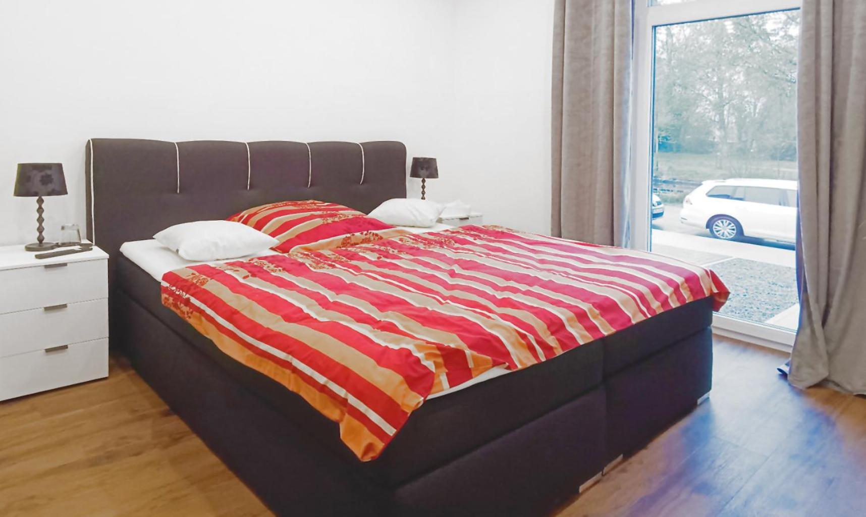 Moderne Ferienwohnung direkt am Kanal / Neubau