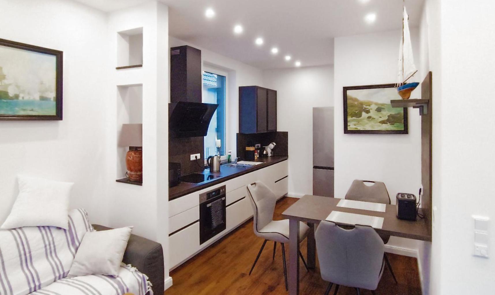 Moderne Ferienwohnung direkt am Kanal / Neubau
