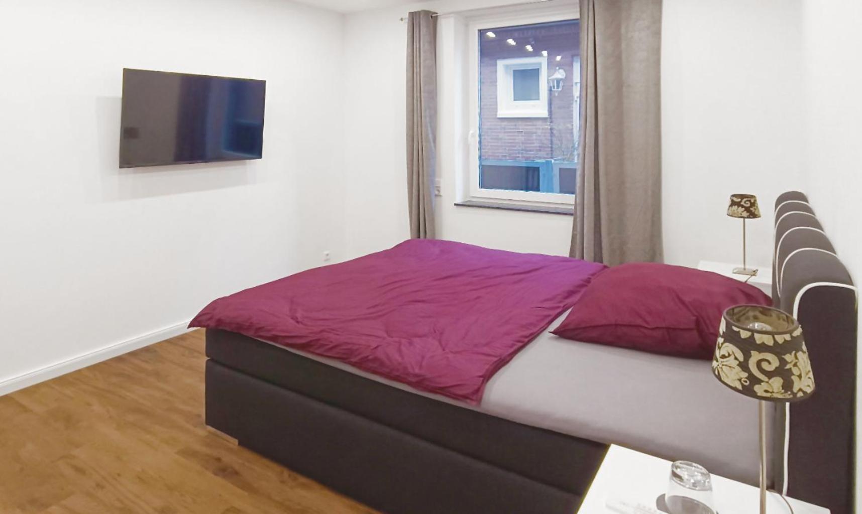 Moderne Ferienwohnung direkt am Kanal / Neubau