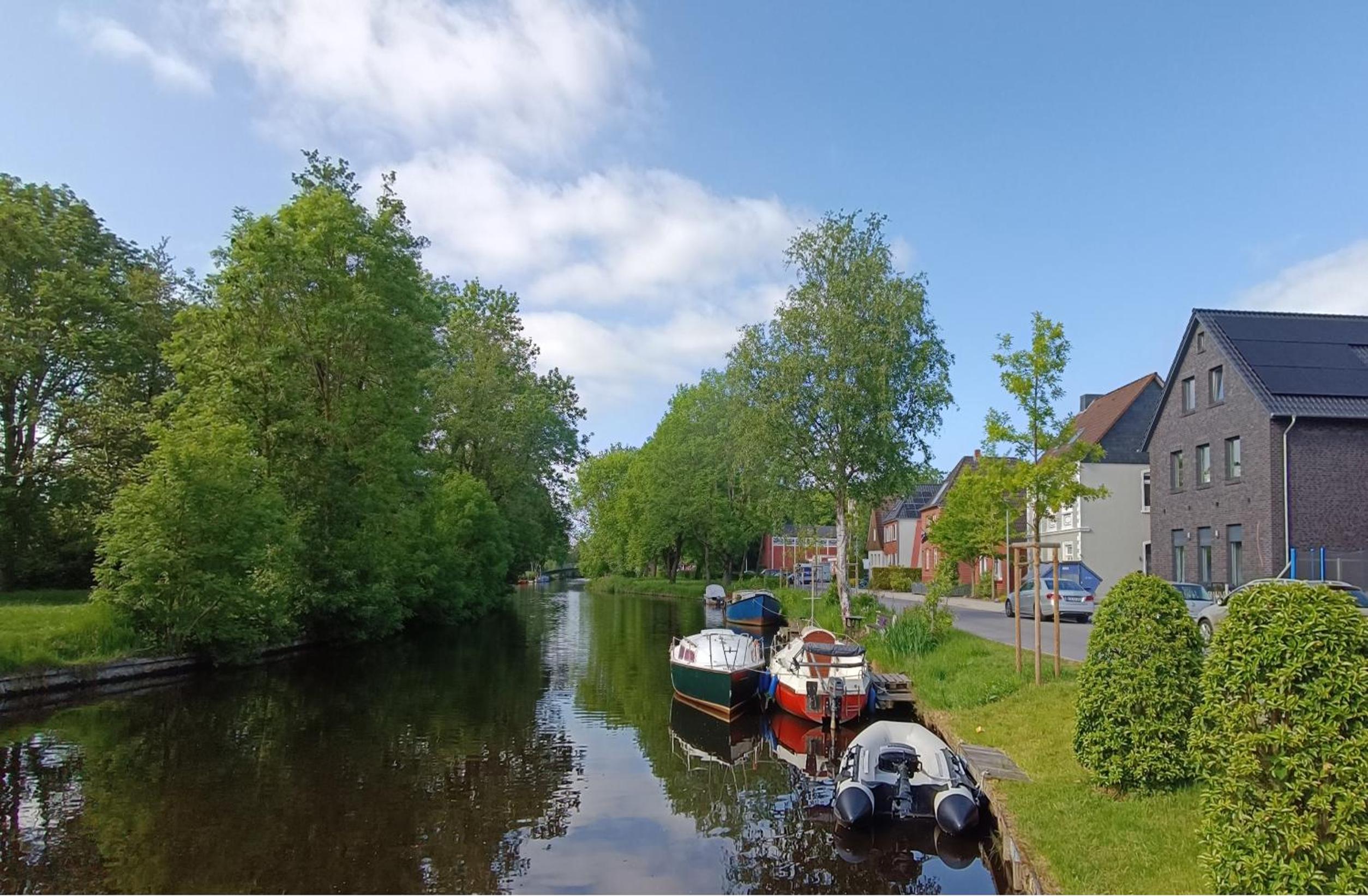 Moderne Ferienwohnung direkt am Kanal / Neubau