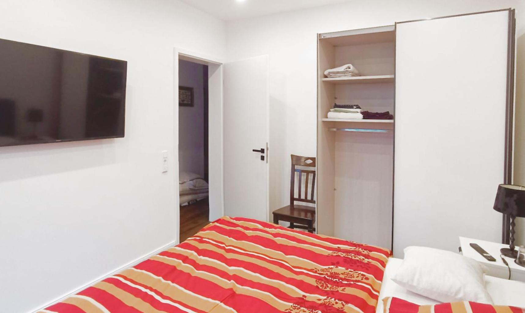 Moderne Ferienwohnung direkt am Kanal / Neubau