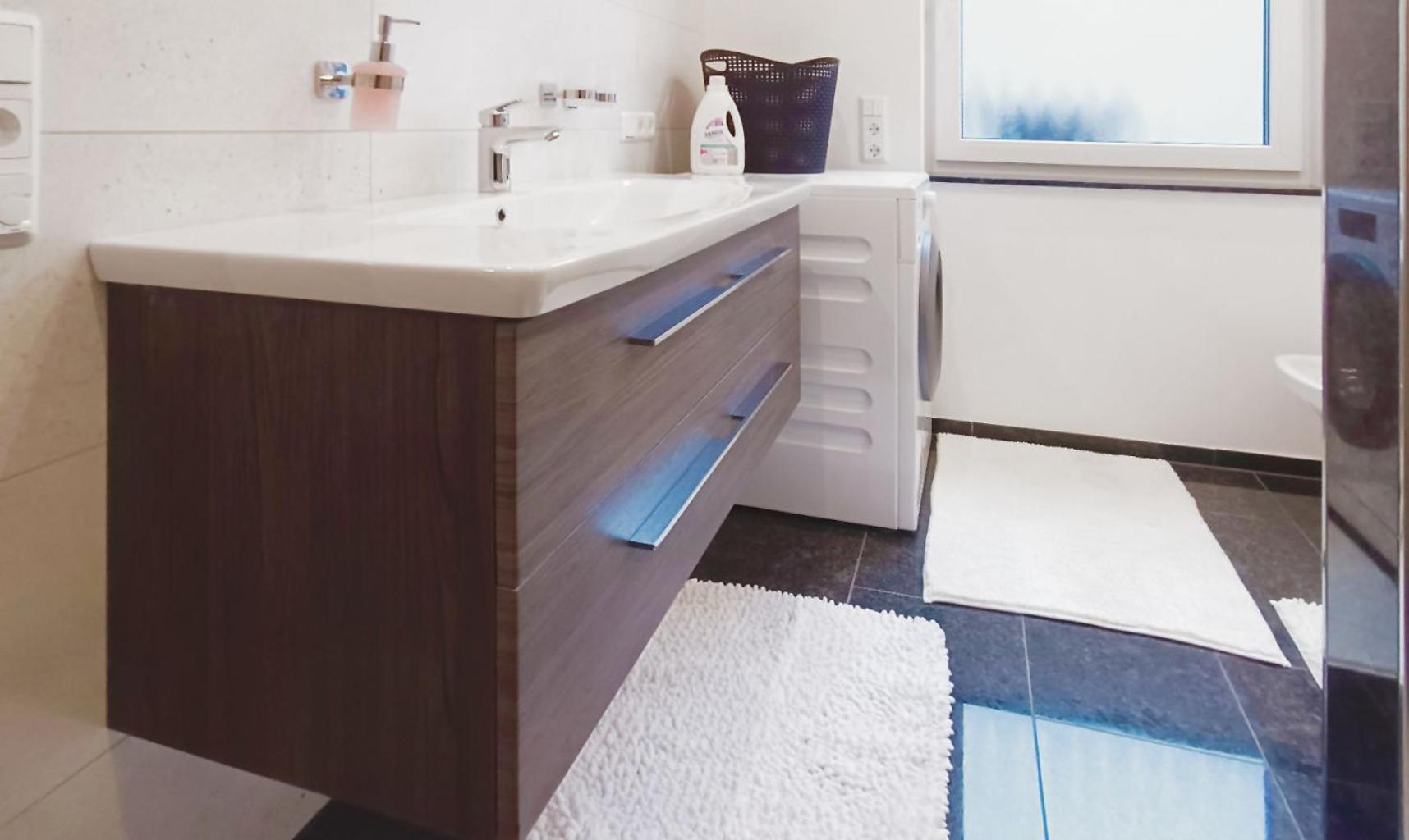 Moderne Ferienwohnung direkt am Kanal / Neubau