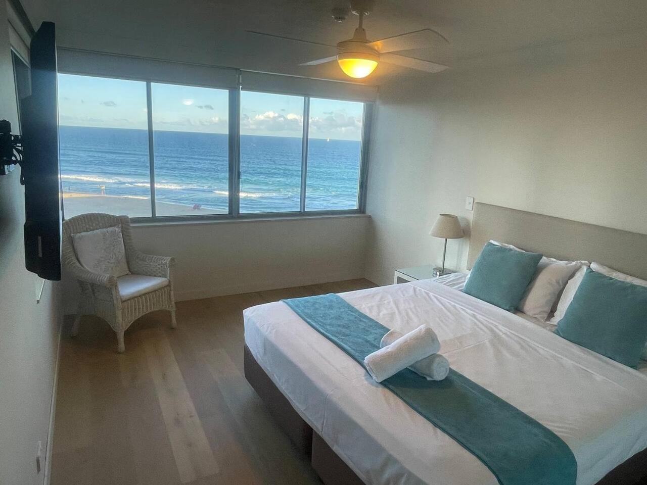 Absolute Beach Frontage Two Bedroom with Pool and Indoor spa