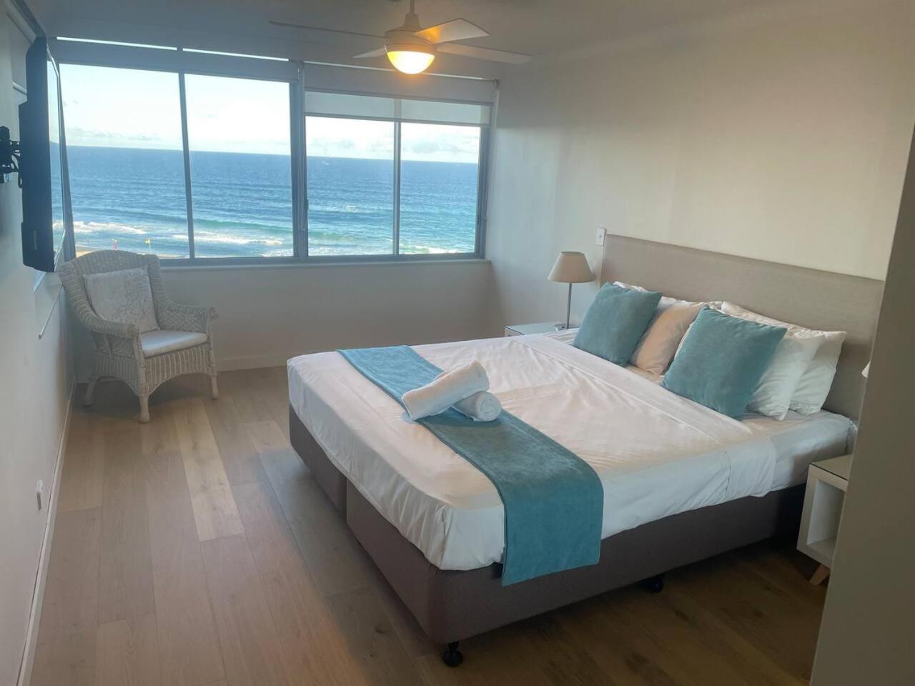 Absolute Beach Frontage Two Bedroom with Pool and Indoor spa