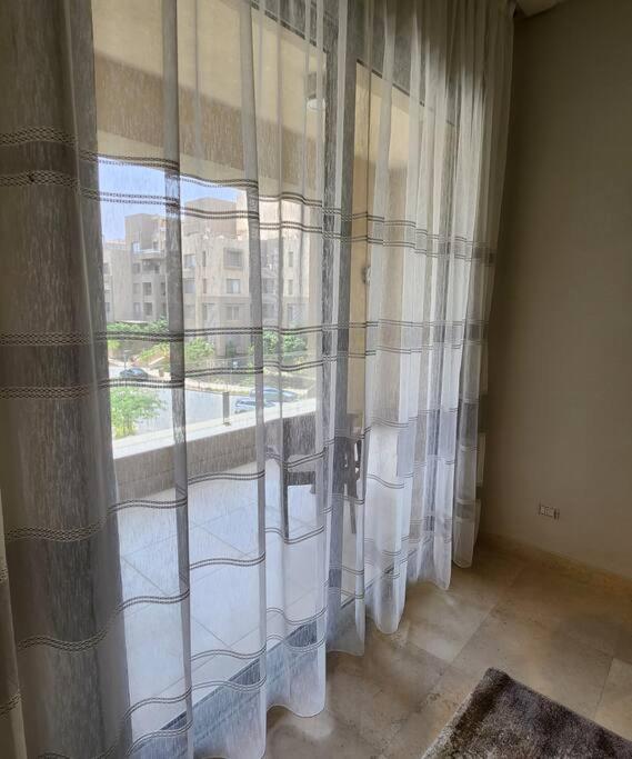 Stunning 2 Bed - Gated Compound