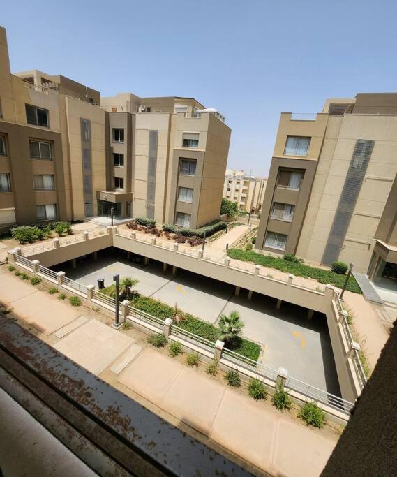 Stunning 2 Bed - Gated Compound