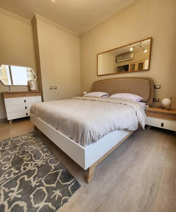 Stunning 2 Bed - Gated Compound