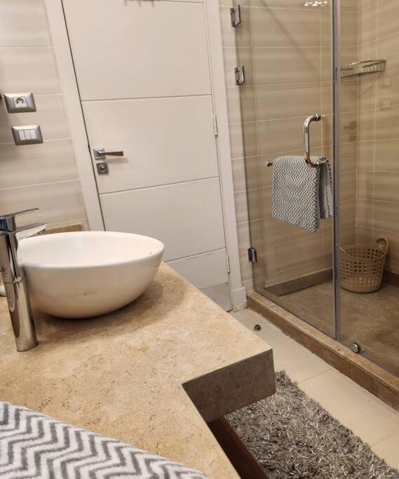 Stunning 2 Bed - Gated Compound
