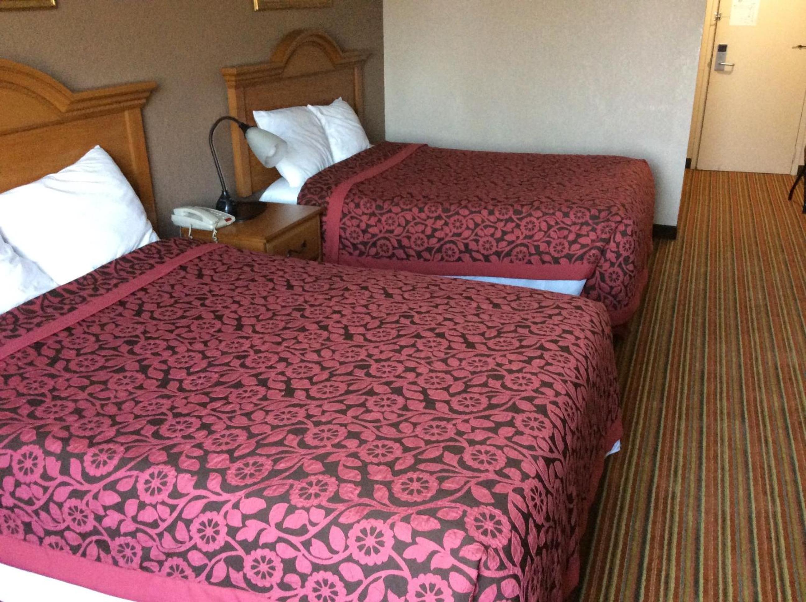 Days Inn by Wyndham Albion - Property Image 11